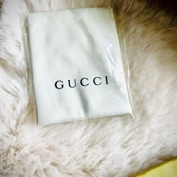 ♥️ Gucci eyeglass case, cleaning cloth and silk pouch